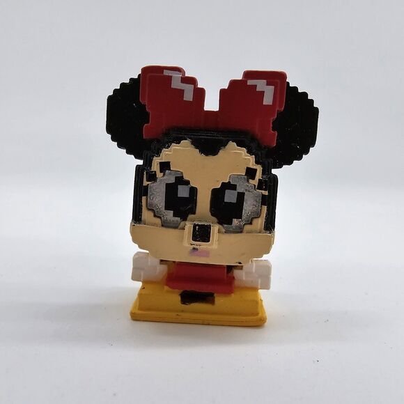 Disney Doorables Pixel Perfect Special Edition 8-bit Minnie Mouse - Picture 2 of 7